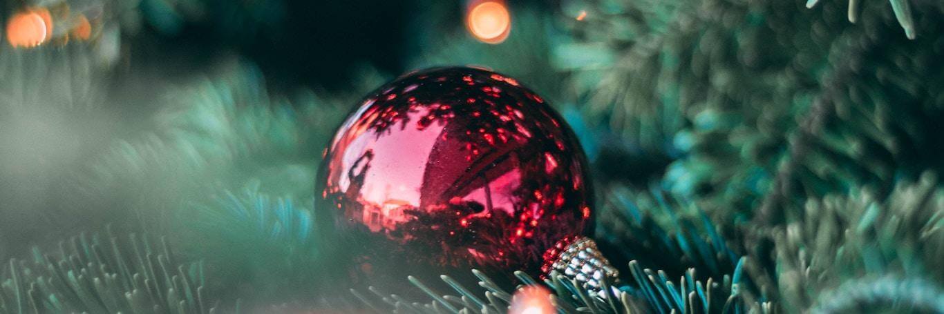 Why Decorating a Christmas Tree Is Good for your Health